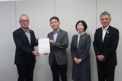 (左から)山口会長、名古屋保護観察所小林所長、愛知労働局小林局長、愛知県古本副知事