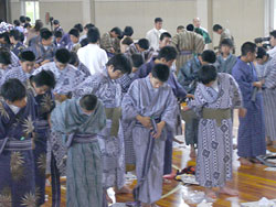 䂩